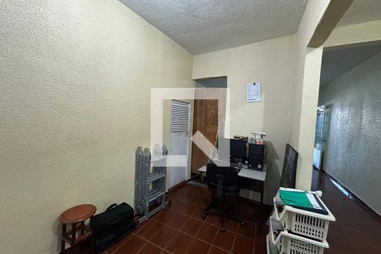 Escritório de casa para alugar com 3 quartos, 250m² em Jardim Mutinga, Barueri