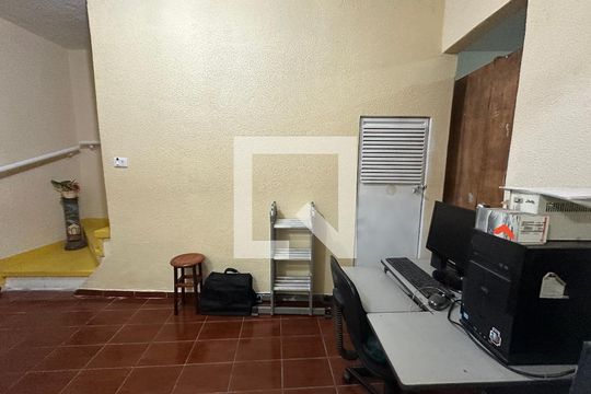 Escritório de casa para alugar com 3 quartos, 250m² em Jardim Mutinga, Barueri