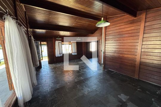 Sala de casa para alugar com 5 quartos, 173m² em Santana, Ribeirão Pires