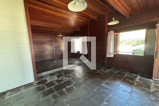 Sala de casa para alugar com 5 quartos, 173m² em Santana, Ribeirão Pires
