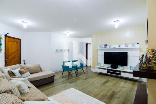 Sala de casa à venda com 6 quartos, 340m² em Vila Rosalia, Guarulhos