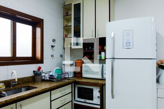 Cozinha de casa à venda com 6 quartos, 340m² em Vila Rosalia, Guarulhos