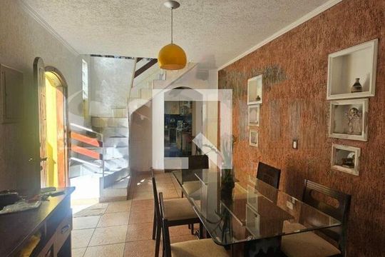 Casa à venda com 3 quartos, 170m² em Vila do Castelo, São Paulo