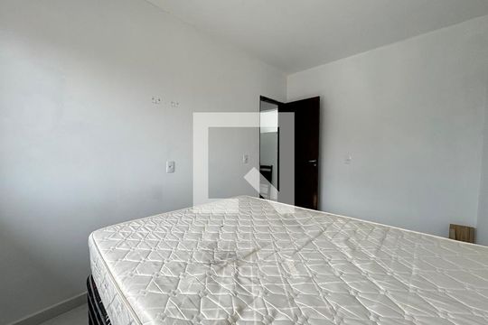 Quarto de apartamento para alugar com 1 quarto, 35m² em São João do Rio Vermelho, Florianópolis
