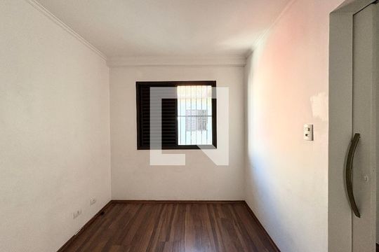 Quarto 2 de casa à venda com 3 quartos, 150m² em Vila Fiat Lux, São Paulo