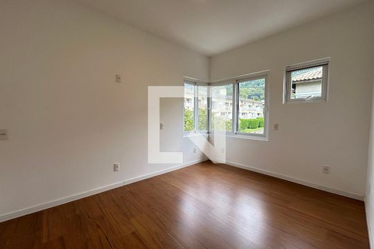 Suíte 2 de casa de condomínio para alugar com 4 quartos, 195m² em Lagoa da Conceição, Florianópolis