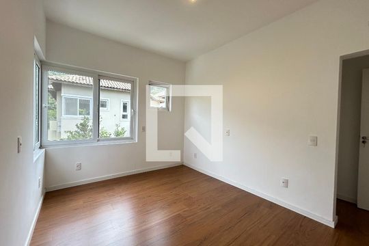Suíte 2 de casa de condomínio para alugar com 4 quartos, 195m² em Lagoa da Conceição, Florianópolis