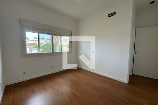 Suíte 1 de casa de condomínio para alugar com 4 quartos, 195m² em Lagoa da Conceição, Florianópolis
