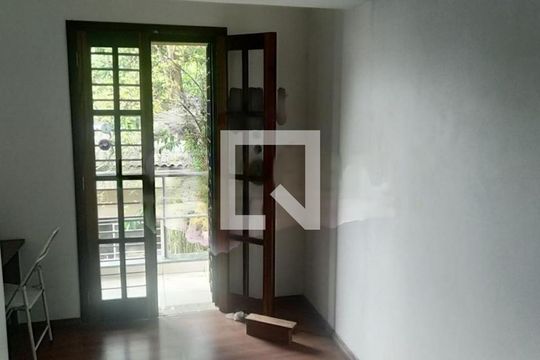 Casa à venda com 3 quartos, 160m² em Jardim Ernestina, São Paulo
