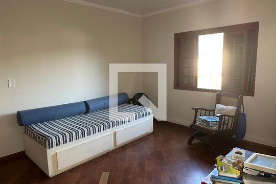 Quarto 1 de casa de condomínio à venda com 3 quartos, 290m² em Morada das Flores (aldeia da Serra), Barueri
