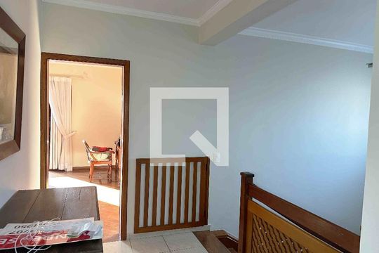 Corredor de casa de condomínio à venda com 3 quartos, 290m² em Morada das Flores (aldeia da Serra), Barueri