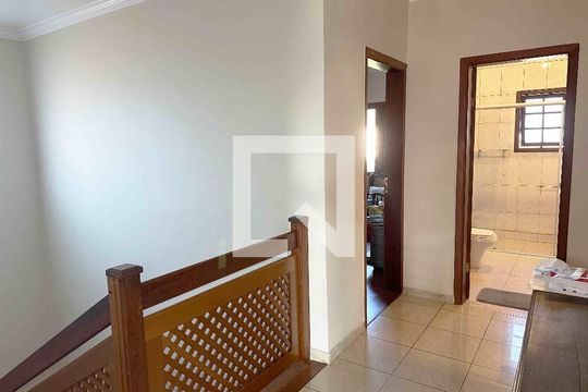 Corredor de casa de condomínio à venda com 3 quartos, 290m² em Morada das Flores (aldeia da Serra), Barueri