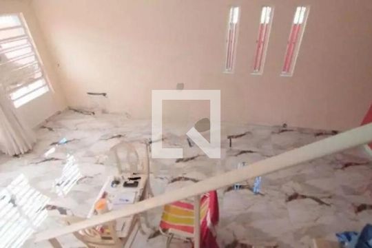 Casa à venda com 3 quartos, 108m² em Vila Marari, São Paulo