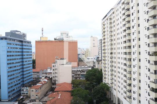 Sala e Cozinha Integrada de apartamento para alugar com 1 quarto, 25m² em Barra Funda, São Paulo