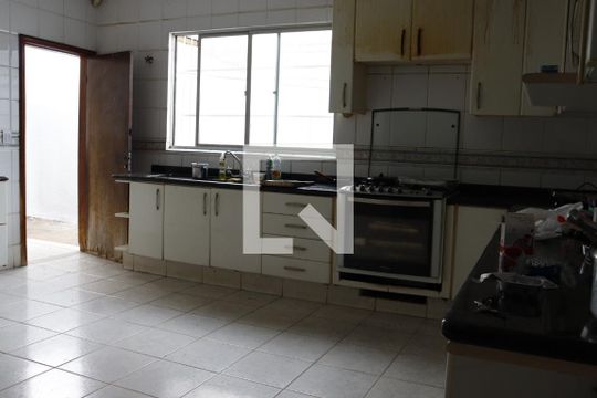 Casa à venda com 3 quartos, 275m² em Jardim América, Goiânia