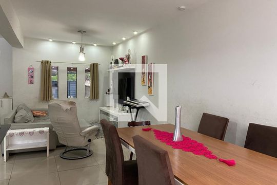 Casa à venda com 3 quartos, 180m² em Conjunto Residencial Butanta, São Paulo