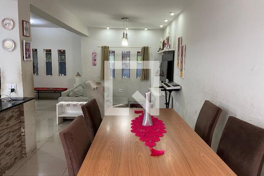 Casa à venda com 3 quartos, 180m² em Conjunto Residencial Butanta, São Paulo