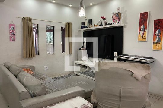 Casa à venda com 3 quartos, 180m² em Conjunto Residencial Butanta, São Paulo