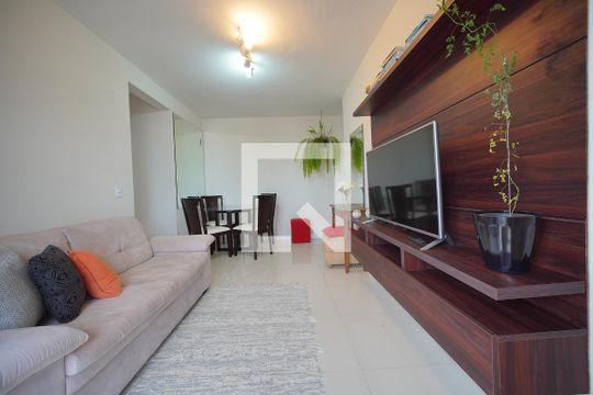 Sala de apartamento para alugar com 3 quartos, 75m² em Praia Comprida, São José