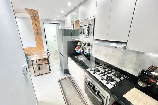 Sala/Cozinha de apartamento para alugar com 2 quartos, 38m² em Vila Diva, São Paulo