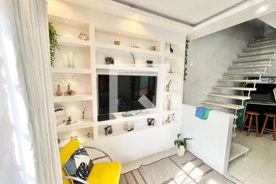 Sala/Cozinha de casa à venda com 4 quartos, 180m² em Vila Maria Luisa, São Paulo