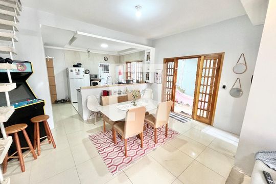 Sala/Cozinha de casa à venda com 4 quartos, 180m² em Vila Maria Luisa, São Paulo