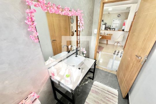 Lavabo de casa à venda com 4 quartos, 180m² em Vila Maria Luisa, São Paulo