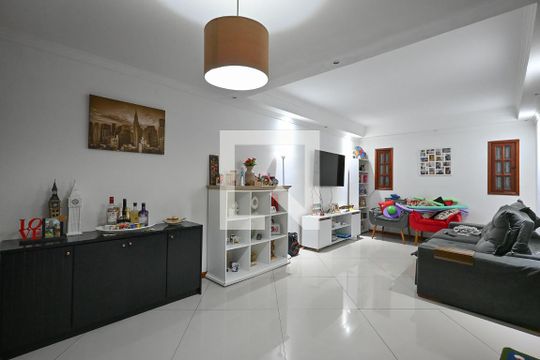 Sala de casa à venda com 3 quartos, 125m² em Jardim Monte Kemel, São Paulo