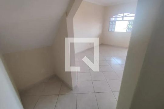 Quarto de casa para alugar com 2 quartos, 160m² em Cruzeiro do Sul, Betim