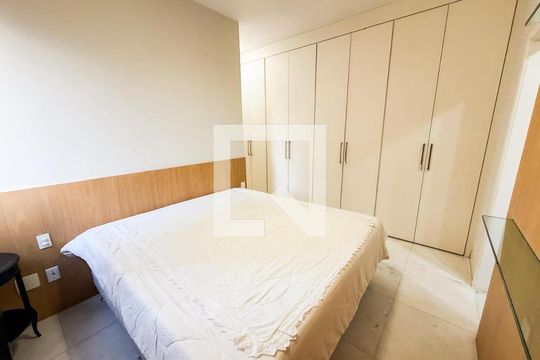 Quarto de apartamento para alugar com 3 quartos, 130m² em Funcionários, Belo Horizonte