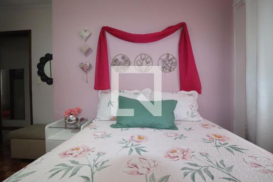 Quarto 1 de casa à venda com 2 quartos, 156m² em Vila Luzita, Santo André