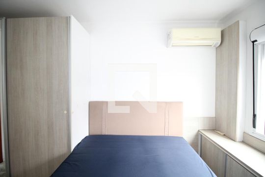 Suíte 1 de apartamento à venda com 2 quartos, 59m² em Vila Ipiranga, Porto Alegre