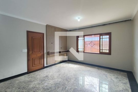 Casa à venda com 3 quartos, 108m² em Campo Grande, São Paulo