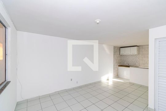 Kitnet de kitnet/studio para alugar com 1 quarto, 25m² em Cordovil, Rio de Janeiro
