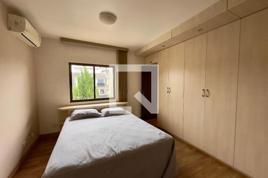 Quarto Suíte de casa à venda com 4 quartos, 400m² em Boqueirão, Curitiba
