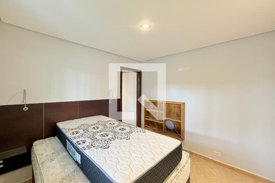 Quarto 1 de casa para alugar com 2 quartos, 70m² em Jardim das Flores, São Paulo