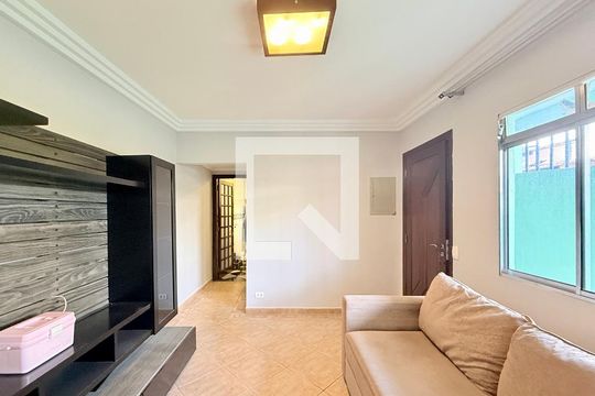 Sala de casa para alugar com 2 quartos, 70m² em Jardim das Flores, São Paulo