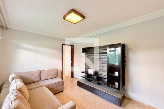 Sala de casa para alugar com 2 quartos, 70m² em Jardim das Flores, São Paulo