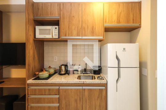 Quarto e Cozinha de kitnet/studio para alugar com 1 quarto, 23m² em Liberdade, São Paulo