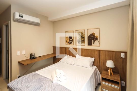 Quarto e Cozinha de kitnet/studio para alugar com 1 quarto, 23m² em Liberdade, São Paulo