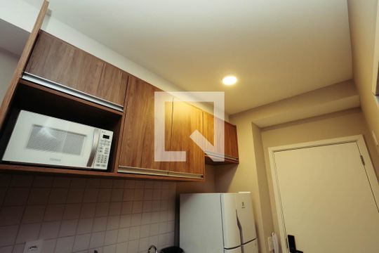 Quarto e Cozinha de kitnet/studio para alugar com 1 quarto, 23m² em Liberdade, São Paulo