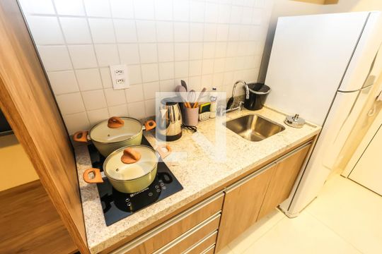 Quarto e Cozinha de kitnet/studio para alugar com 1 quarto, 23m² em Liberdade, São Paulo