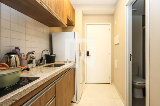 Quarto e Cozinha de kitnet/studio para alugar com 1 quarto, 23m² em Liberdade, São Paulo