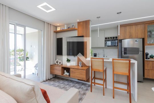 Sala de apartamento à venda com 2 quartos, 66m² em Santo Amaro, São Paulo