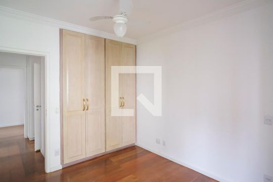 Suíte de apartamento à venda com 3 quartos, 98m² em Santo Antônio, São Caetano do Sul