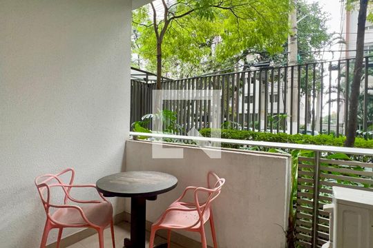 Varanda de kitnet/studio para alugar com 1 quarto, 25m² em Vila Madalena, São Paulo