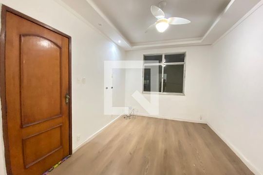 Casa à venda com 3 quartos, 200m² em Quintino Bocaiúva, Rio de Janeiro