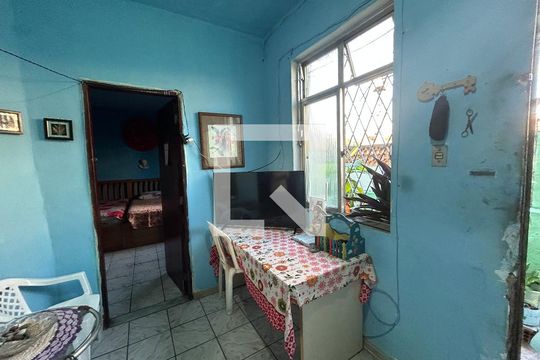 Sala 1 de casa para alugar com 2 quartos, 80m² em Turiaçú, Rio de Janeiro