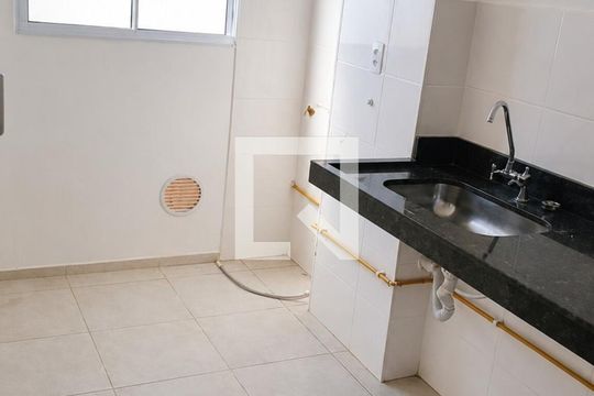 Cozinha de apartamento para alugar com 2 quartos, 43m² em Chácara São Pedro, Aparecida de Goiânia