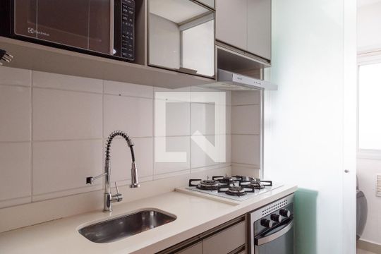 Cozinha  de apartamento à venda com 2 quartos, 42m² em Vila Galvão, Guarulhos